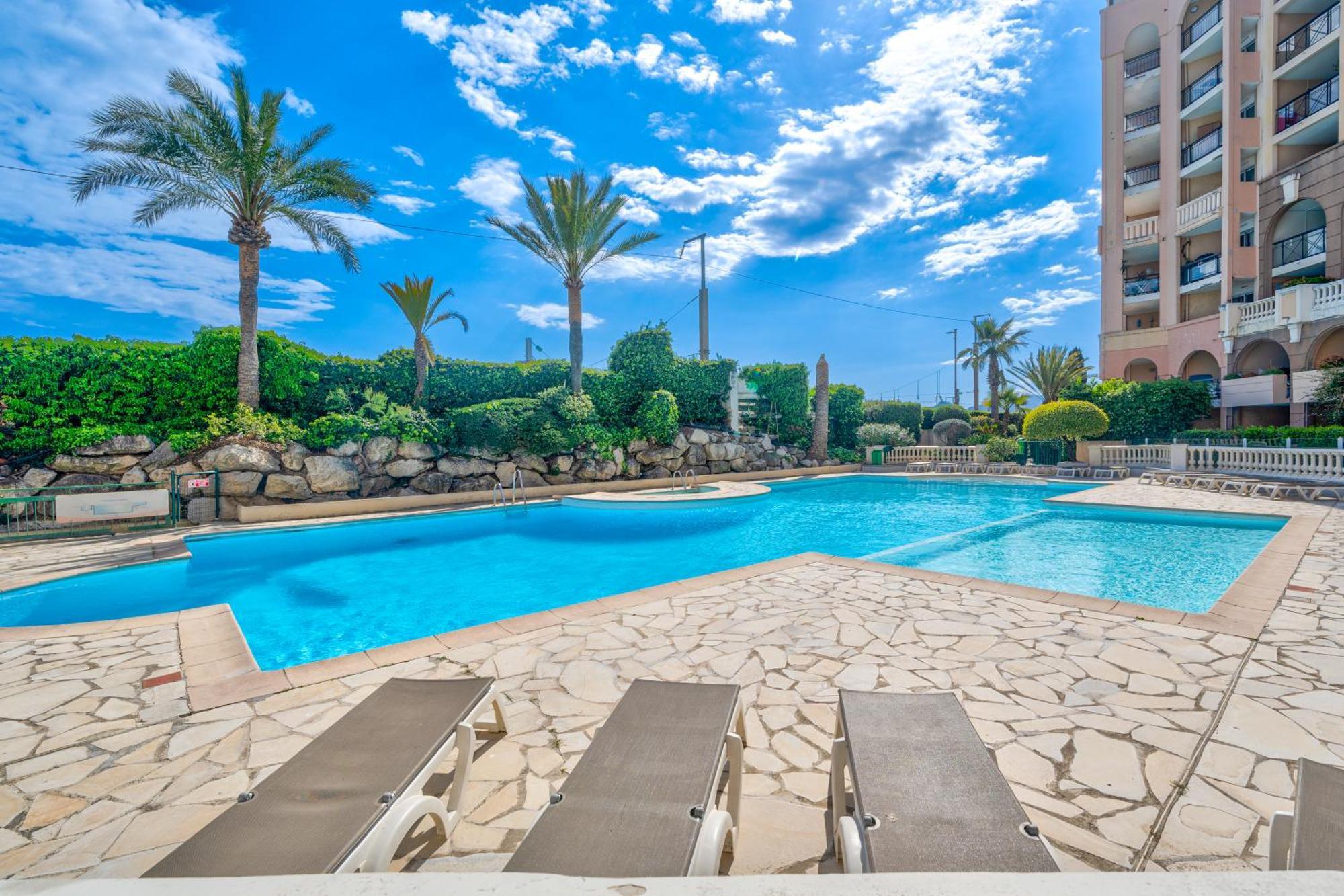 Residence La Palme D'Azur - Cannes Bagian luar foto